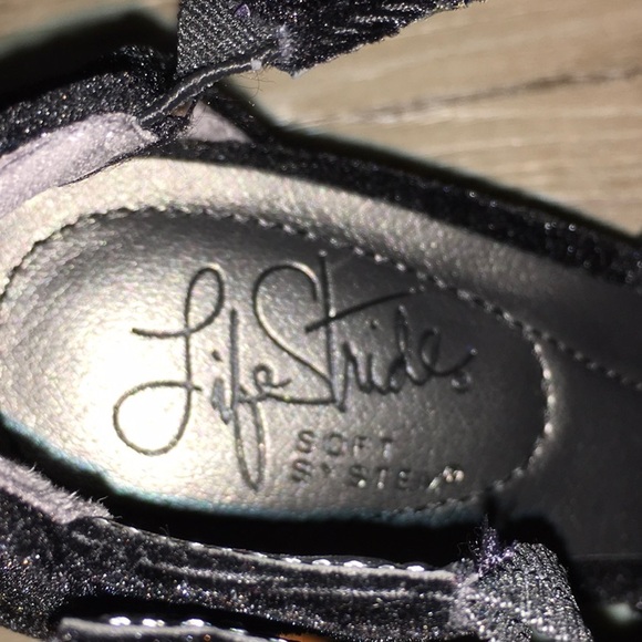 Life Stride Flex Soft System Black Pointy Toe Velvet Strappy Heels Size 6 - Picture 7 of 11